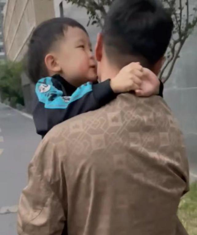 乒乓球冠军王皓简历,奥运冠军王皓和妻子现状