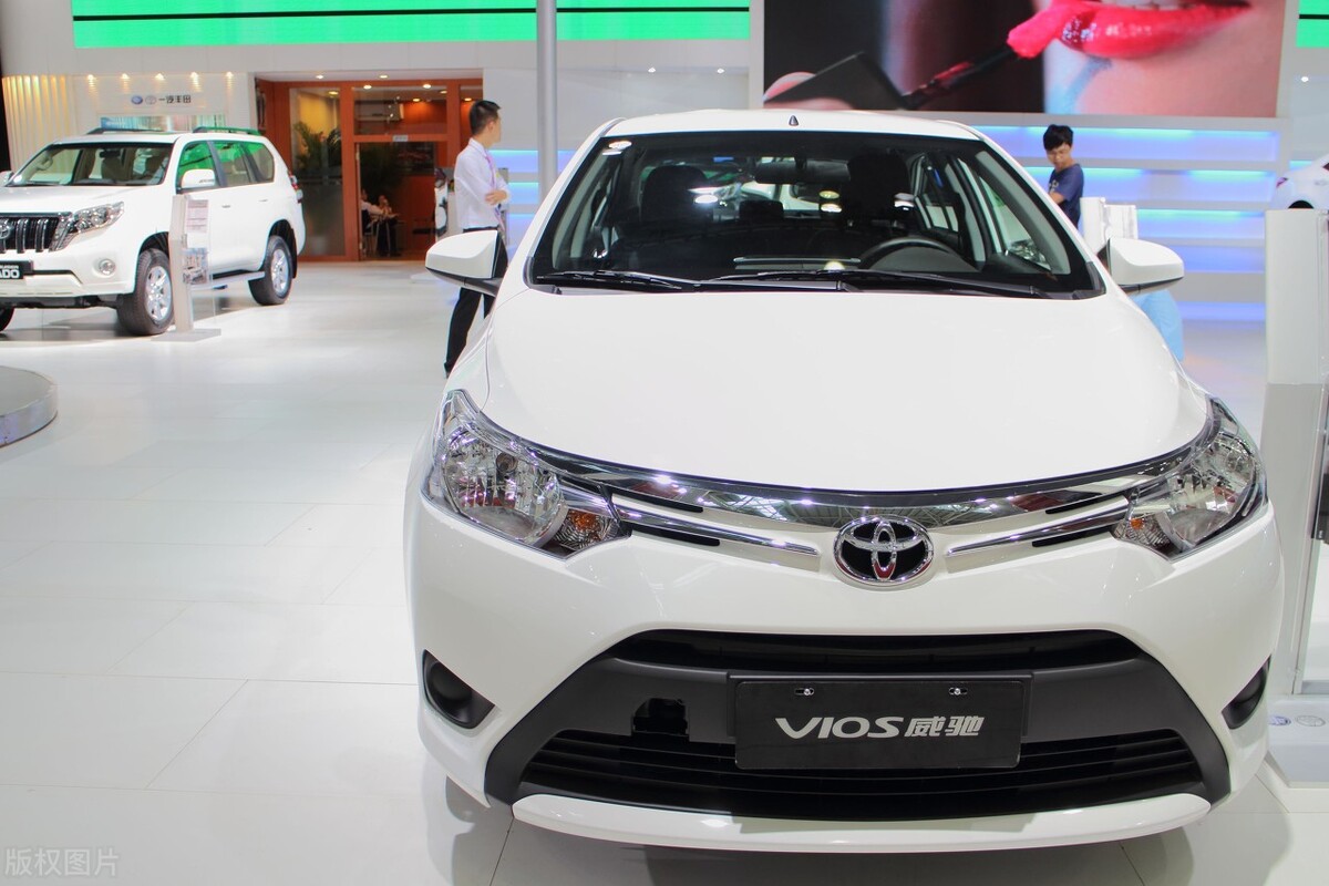 汽车百公里油耗怎样计算出来,汽车显示的百公里油耗是怎样算的