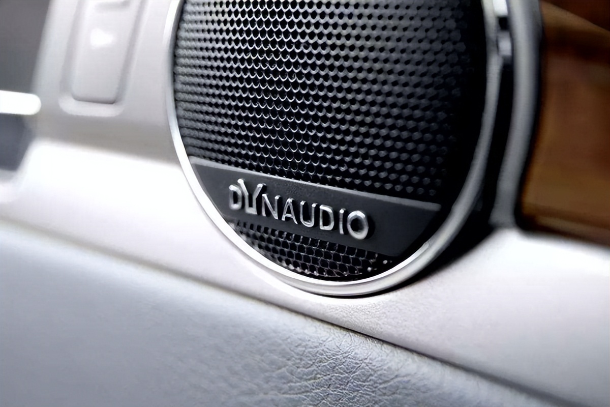 车载音响是原装的好还是改装的好,改装一套中等的车载音响多少钱