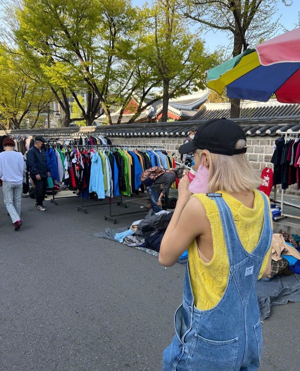 lisa晒衣服,lisa晒春游