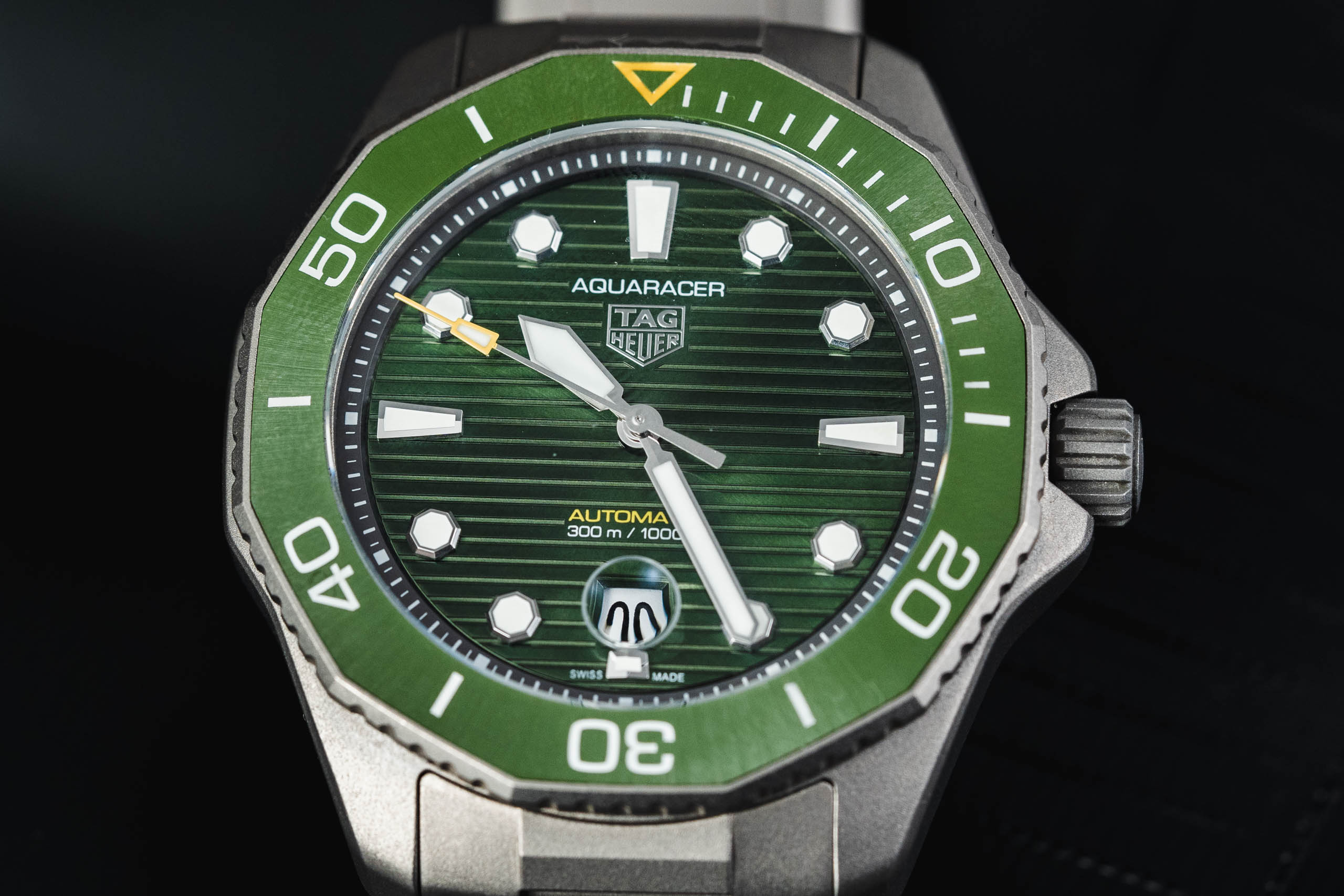 泰格豪雅竞潜300老款和新款区别,泰格豪雅竞潜300怎么调日历