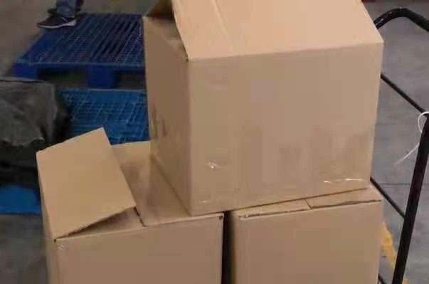 寄20斤衣服走什么快递便宜,什么快递寄衣服和书比较便宜