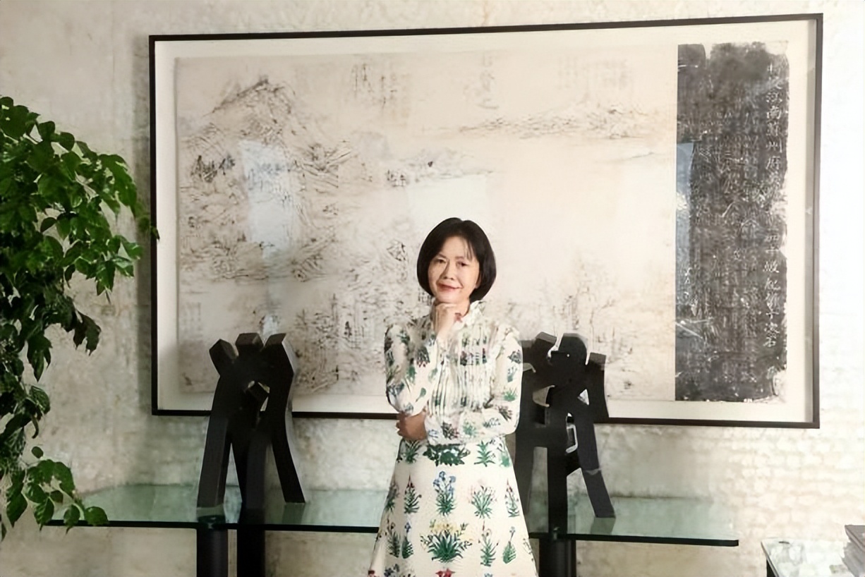 从设计师到“气质”女总裁，她辞职创业，屡获表彰，毕业于东华大学！