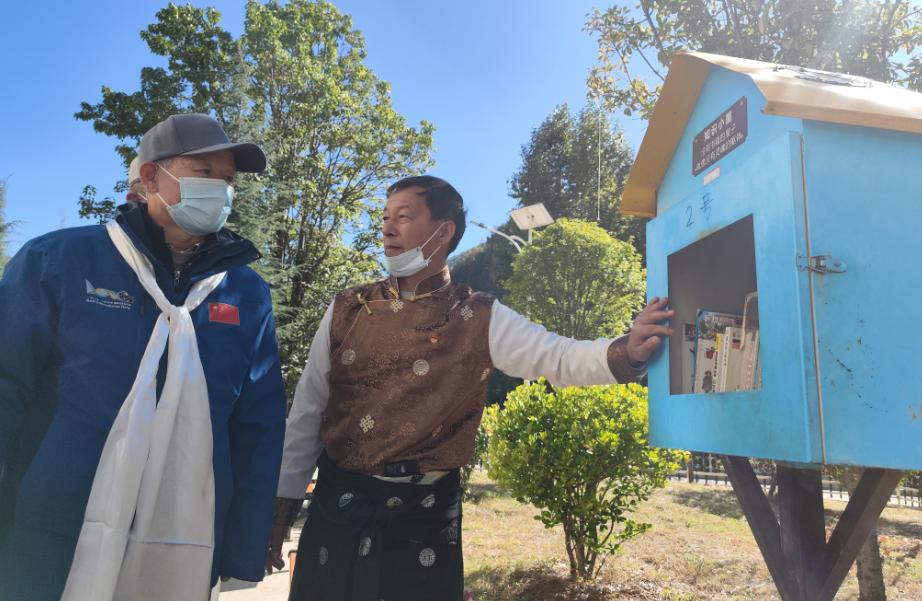 一双足球鞋,足球鞋慈善捐赠