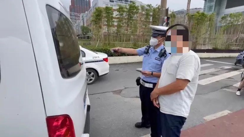 【百日行动】拒绝“客载货”!杨浦警方开展专项整治