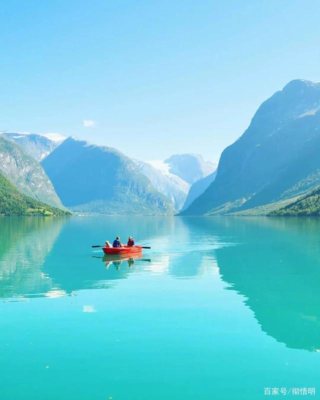 描写水面如镜的诗句,形容水清的优美诗句