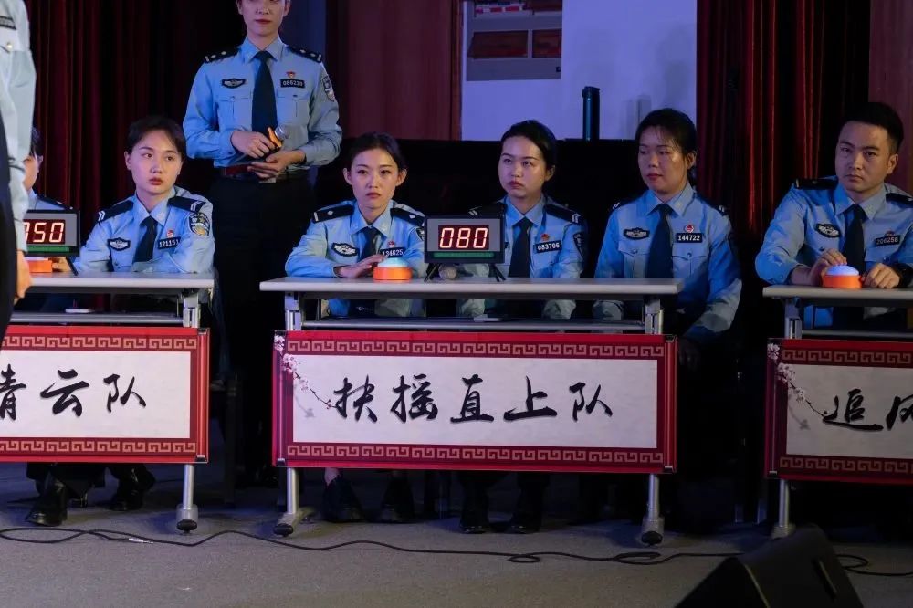 閾佽瀛﹀瓙璇楄瘝澶т細,鑷存暚鍏畨姘戣璇楄瘝