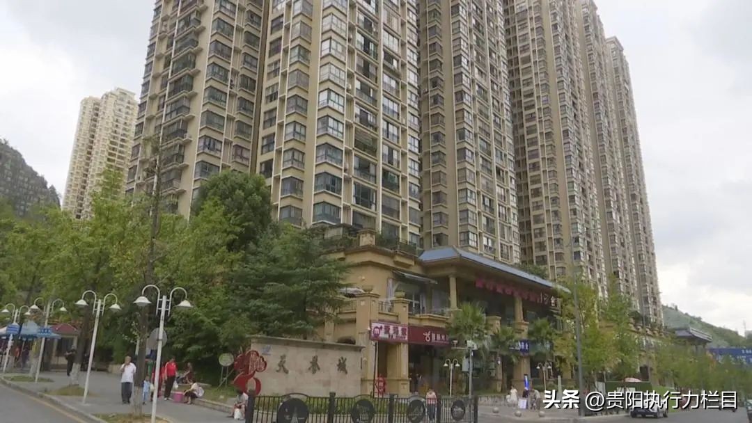 区长在访谈中承诺:过街天桥11月投入使用!天誉城居民喜笑颜开