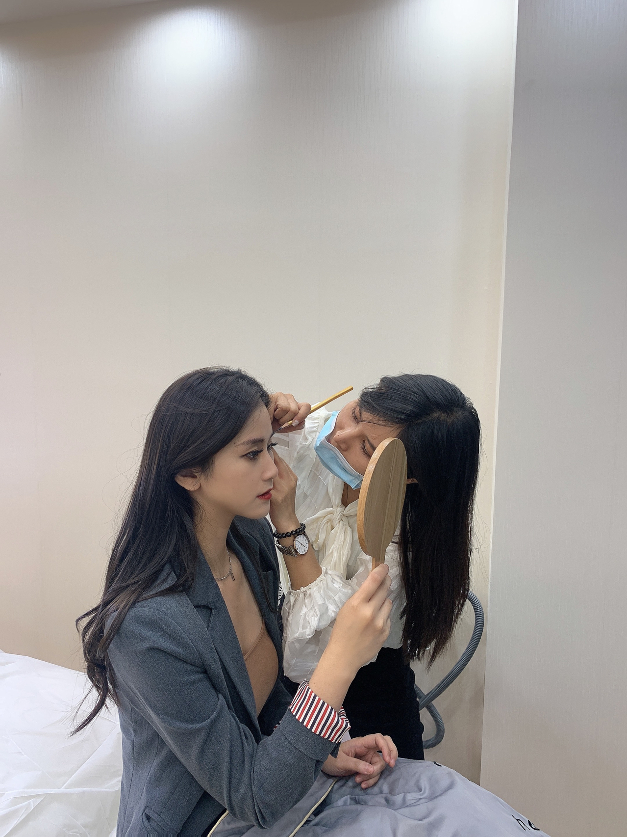 纹眉后几天可以碰水,纹眉后多久变自然好看