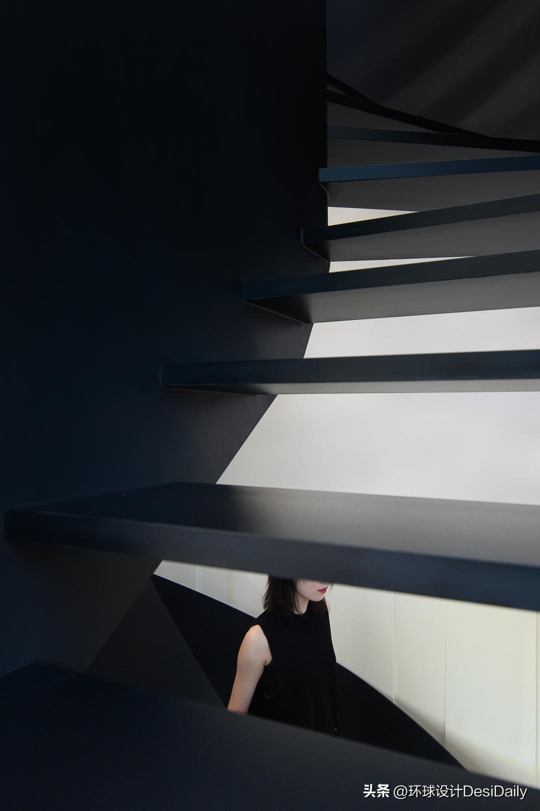 首发.刘捷｜680㎡极简顶复，空纳万境【环球设计3124期】