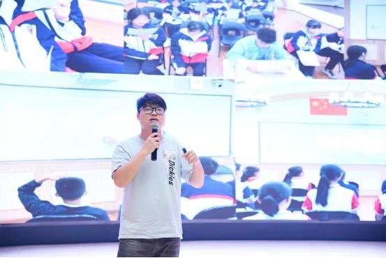 5秒抢完！新川老师为选修课演讲拉票，十八般武艺都上了