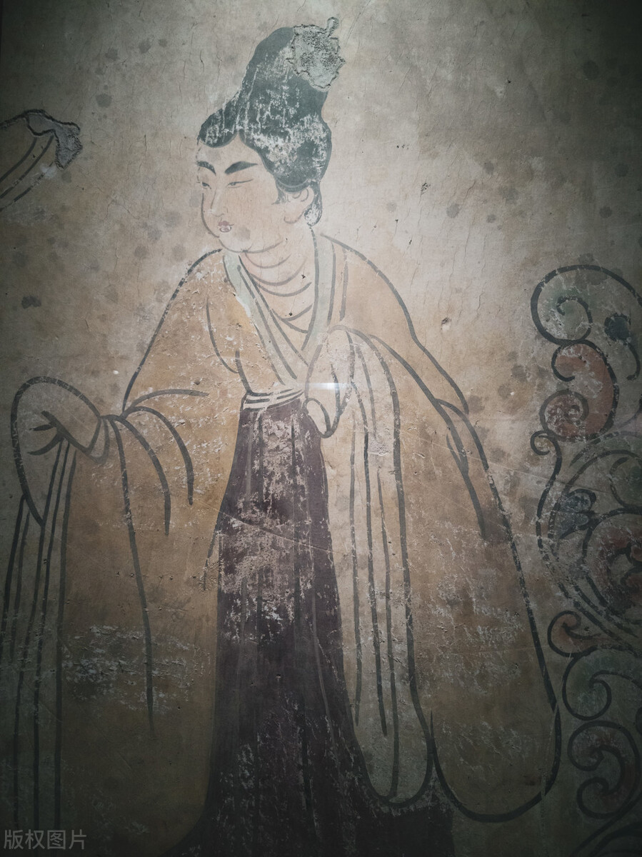 历史人物传记武则天简介,历史人物武则天变装