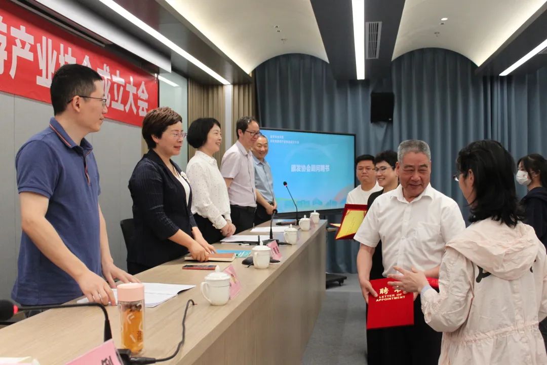 聚力同行共创文明城,聚力同行共创一流