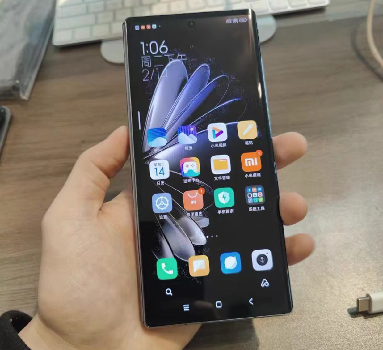 小米折叠屏mixfold2多少钱二手,2000多的二手小米mixfold2值得购买吗