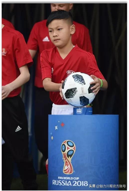 绵阳南山双语小学足球,绵阳南山双语学校足球队精彩配合