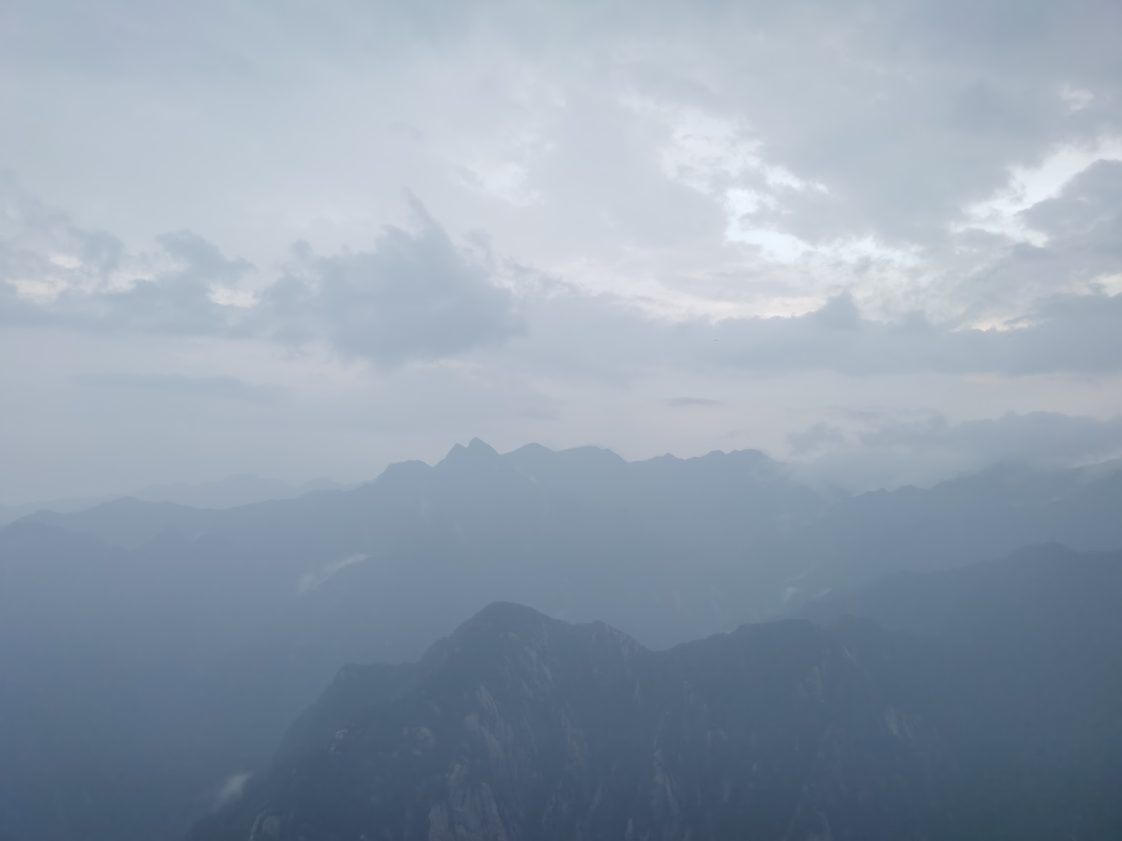 徒步华山悲惨场景,徒步华山要过哪些景观