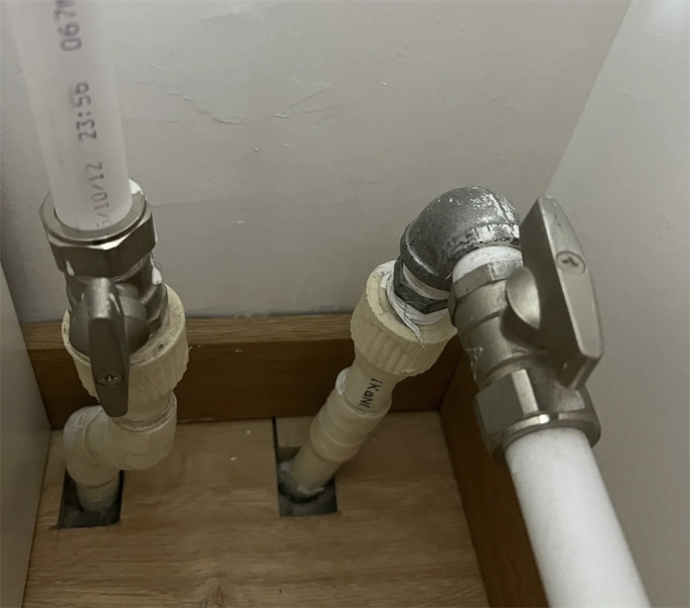 楼房暖气放水不循环怎么办,卫生间暖气不热怎么放水解决