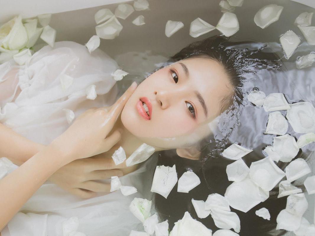 女性下部长痘是什么原因,女性外面长痘痘是什么原因引起的