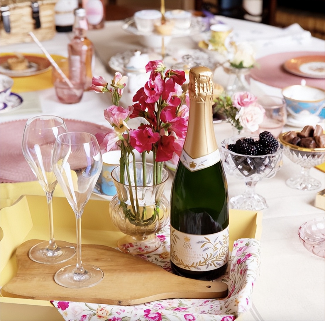 英女王百年的酒窖,英国女王文物