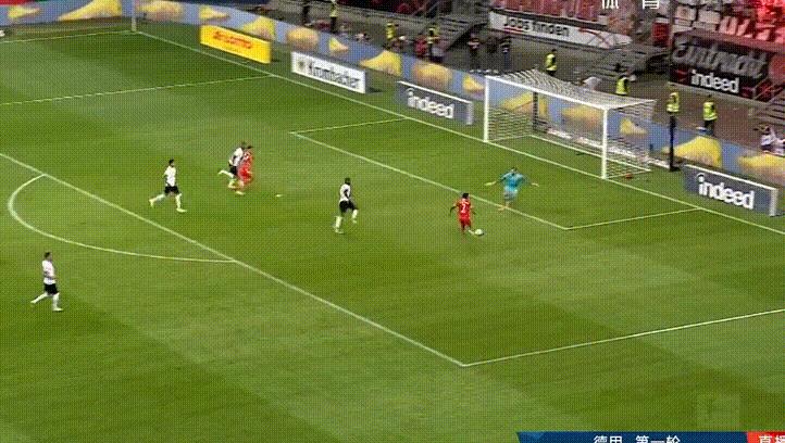 德甲新科冠军全程吊打莱万,拜仁豪夺德甲九连冠阵容