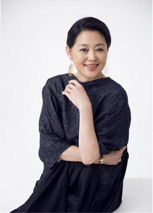 女明星扮嫩图片大全,扮嫩女明星年轻时