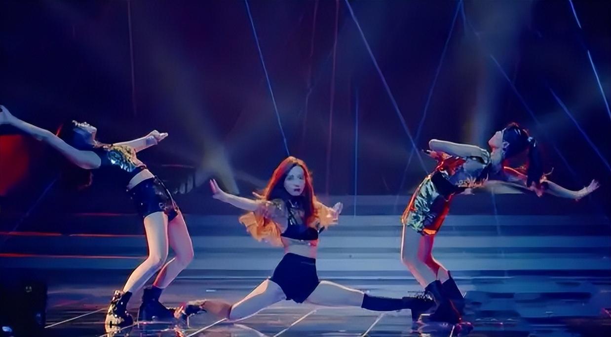 孙俪女儿芭蕾舞姿,孙俪晒出女儿跳拉丁的照片