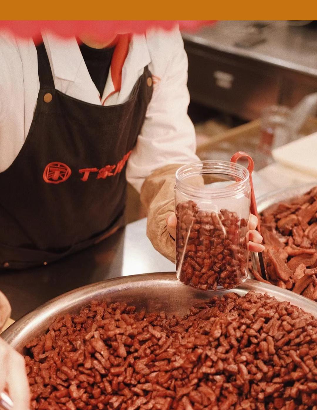 脆哨，一个善于「和稀泥」的黄金龙套