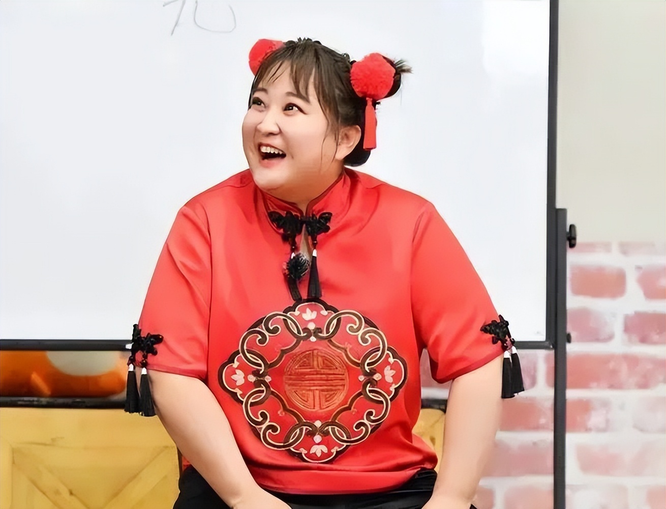 贾玲减肥近照曝光,贾玲暴瘦41岁颜值惊人背后心酸