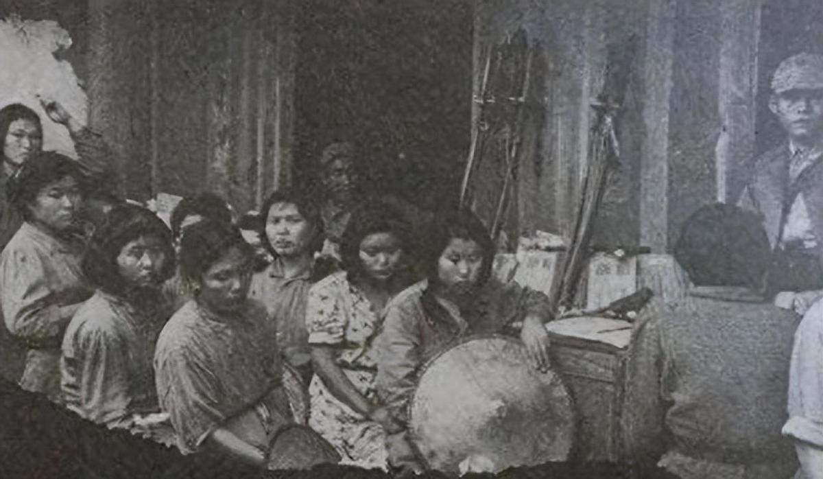 日军兽行：当着男人的面玷污了女儿，临走还残忍割下妻子乳房3