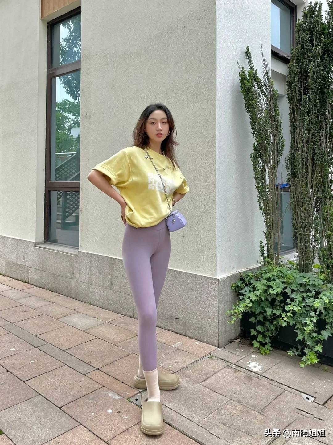 我对“无痕裤”的偏见，在看到这些素人街拍后变了，百搭又显瘦