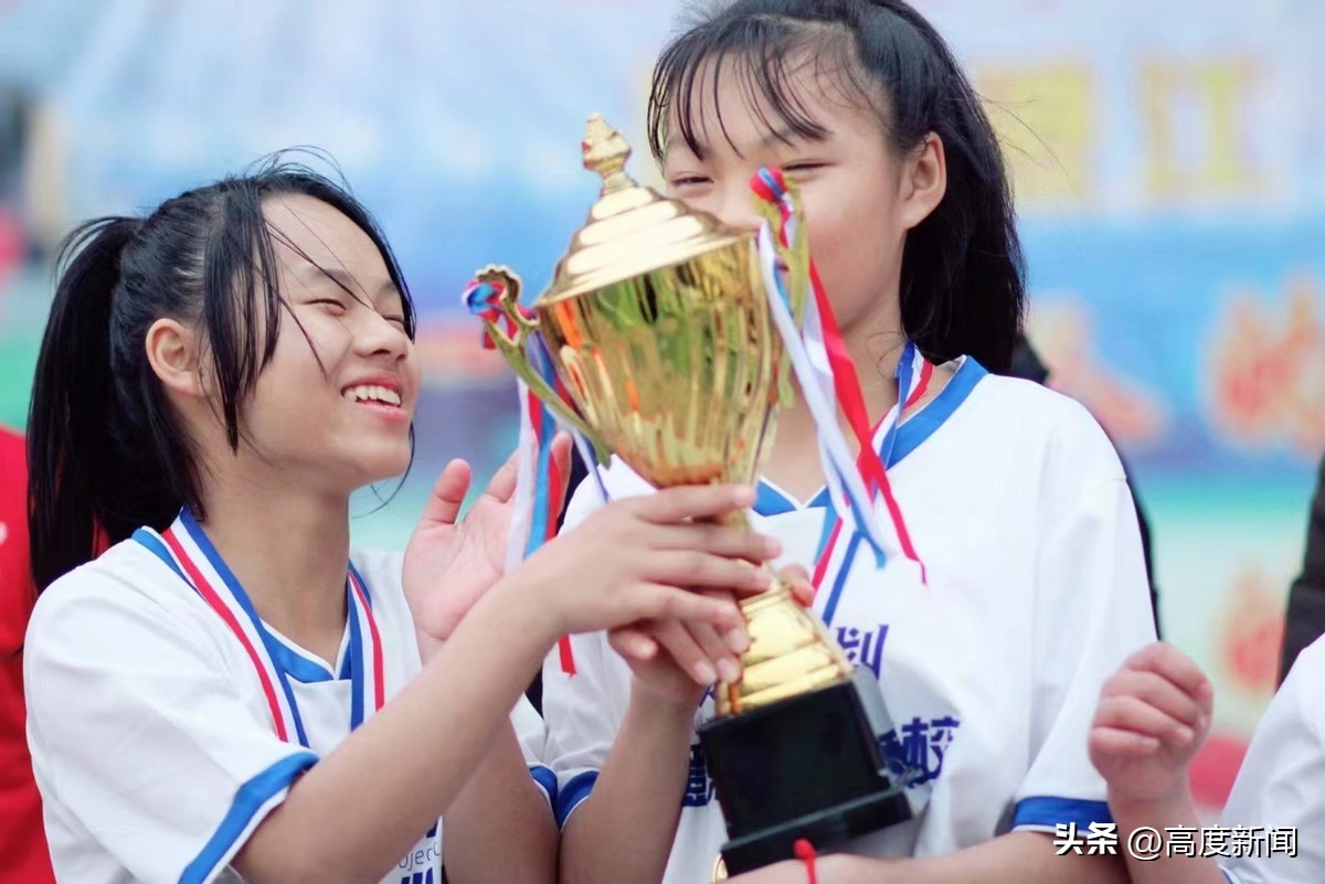 2023女足小学冠军,小学女足夺冠视频