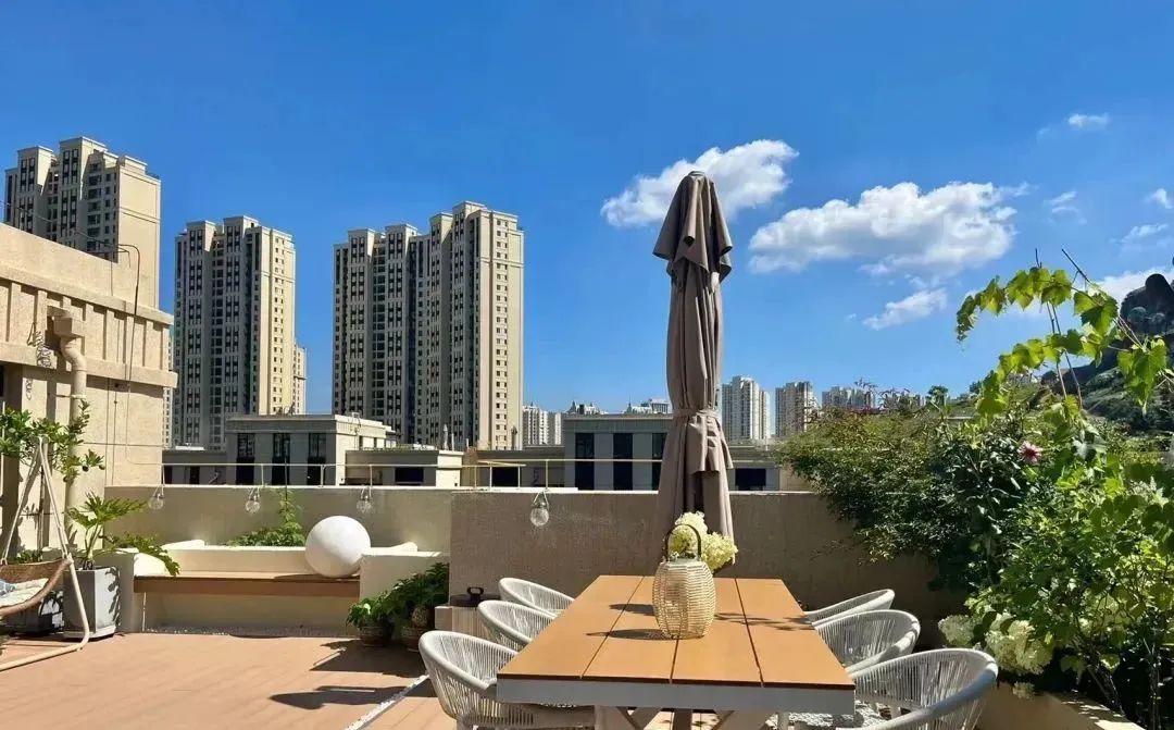 老公不顾反对买露台的顶楼房子,老公坚持买顶楼住不到半年