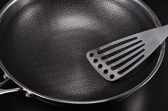 爱仕达不粘锅掉了涂层发黑致癌吗,不粘锅有毒吗会不会掉色