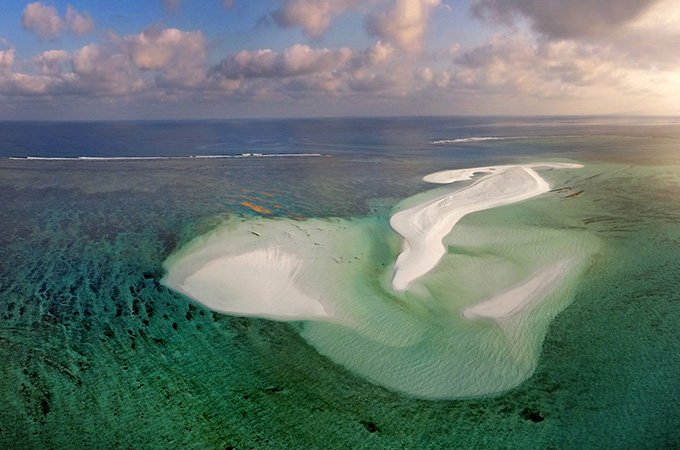 去西沙群岛坐哪个邮轮比较好,长乐公主邮轮和南海邮轮哪个更好