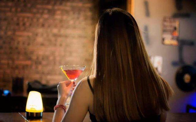 绝经过渡期吃什么,卵巢处于绝经期怎么办