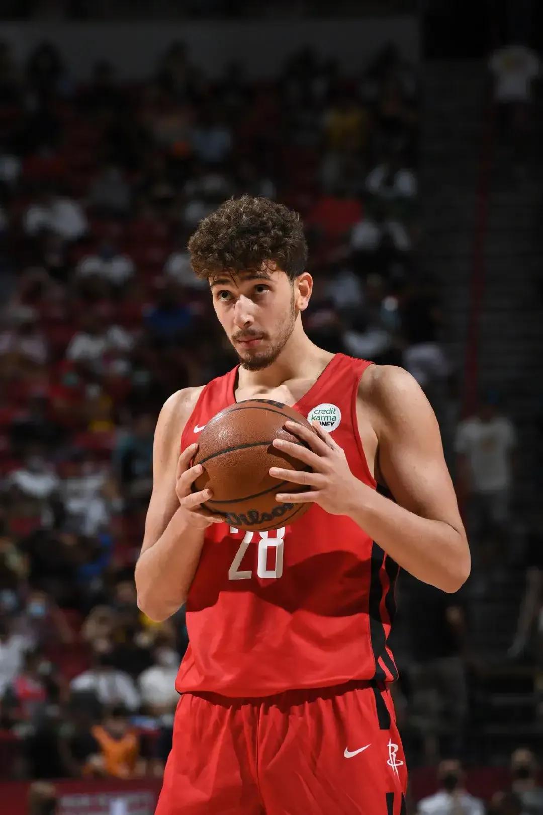 火箭队屡克强敌，盘点球员数据进步