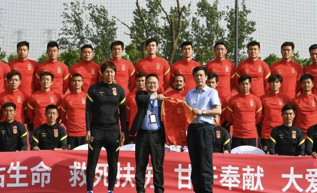 国足真是烂到根了！中国足协主席陈戌源严重违纪接受审查调查