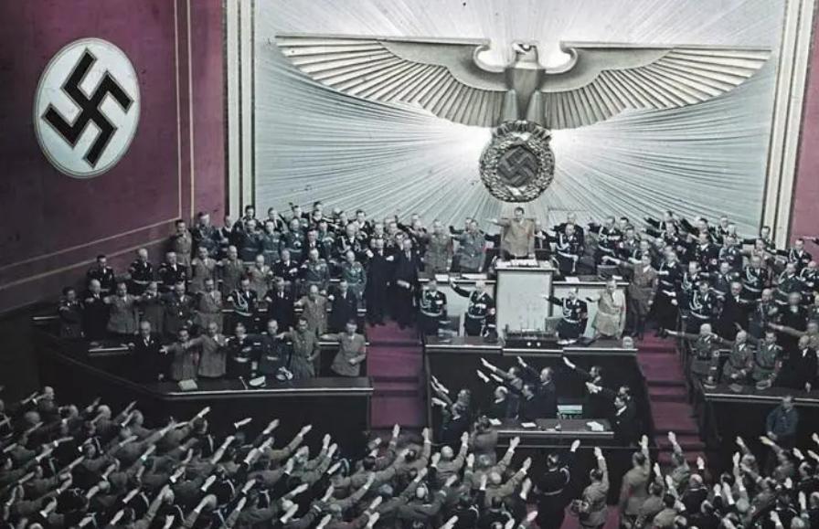 为什么德国的军装那么帅,二战德国陆军军装为什么是最好的