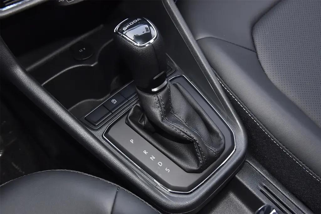 2020款昕锐和2019款桑塔纳,19款斯柯达昕锐到底值不值得买