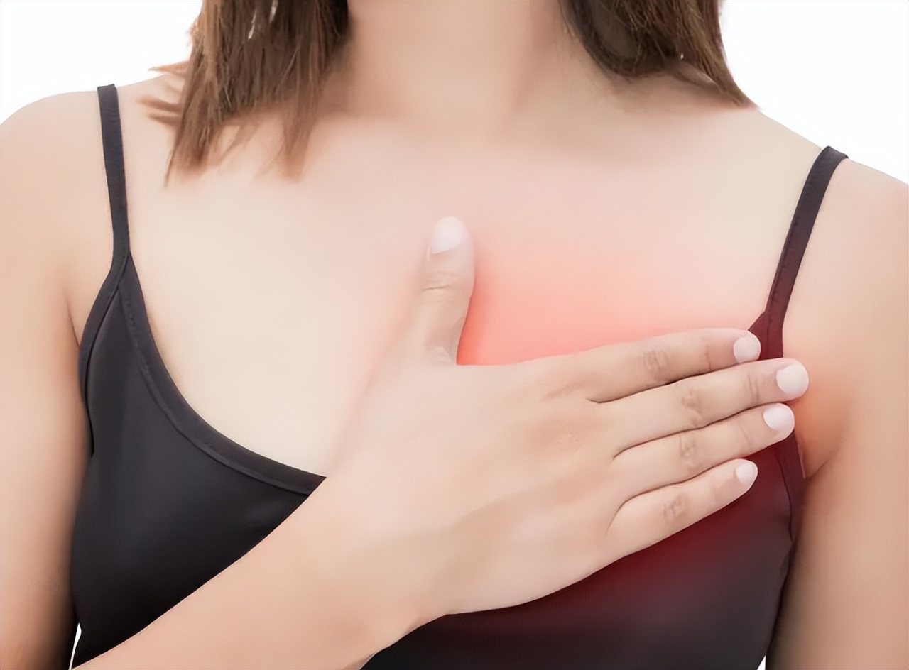 女性步入更年期，遭遇3种疼痛，不要总忍着，需尽早排查原因