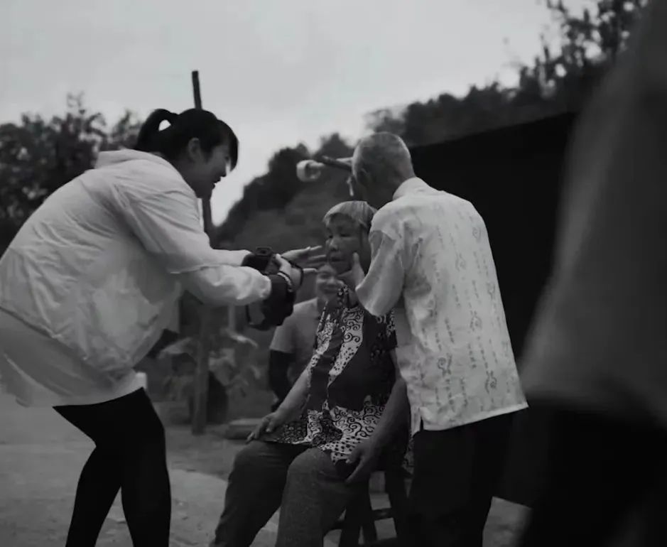 拍遗照片段,拍遗照现场