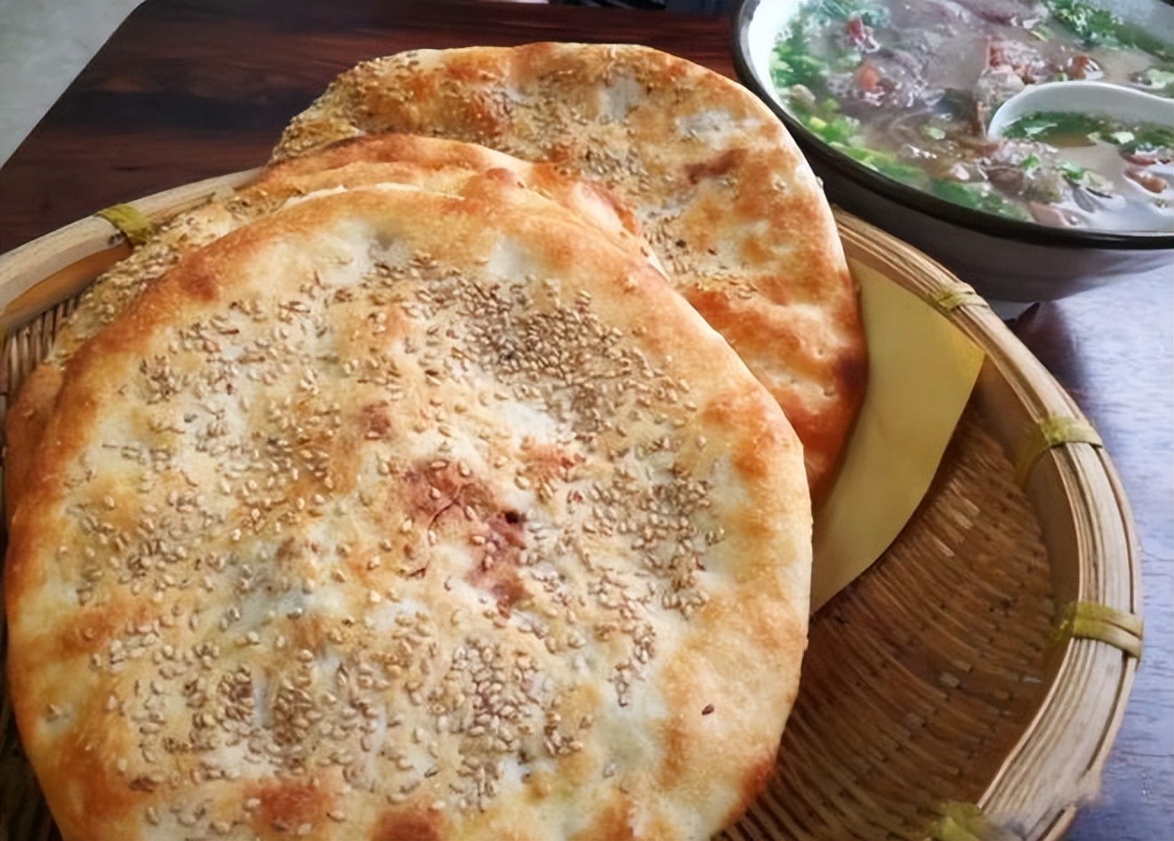 济南和青岛哪里旅游人多,青岛和济南旅游哪里人少