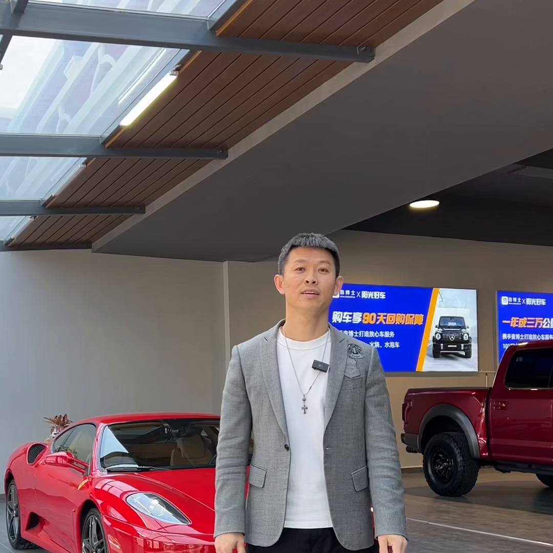 迈腾新款车身黑的发亮 (二手车买1.4t迈腾还是1.8t迈腾)