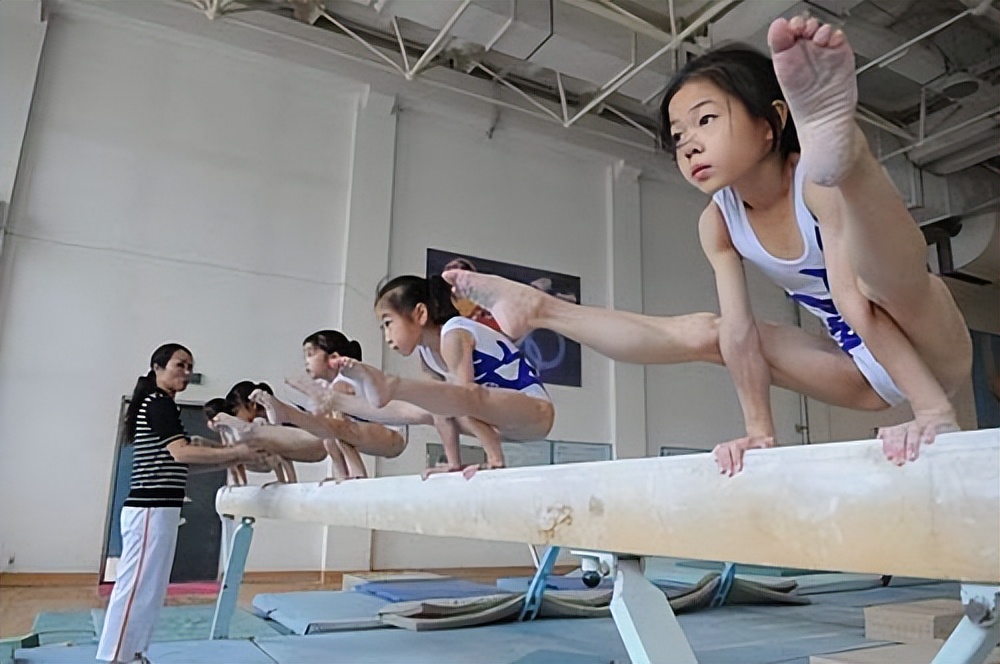 蹦床公主何雯娜和陈一冰,蹦床公主何雯娜夺冠