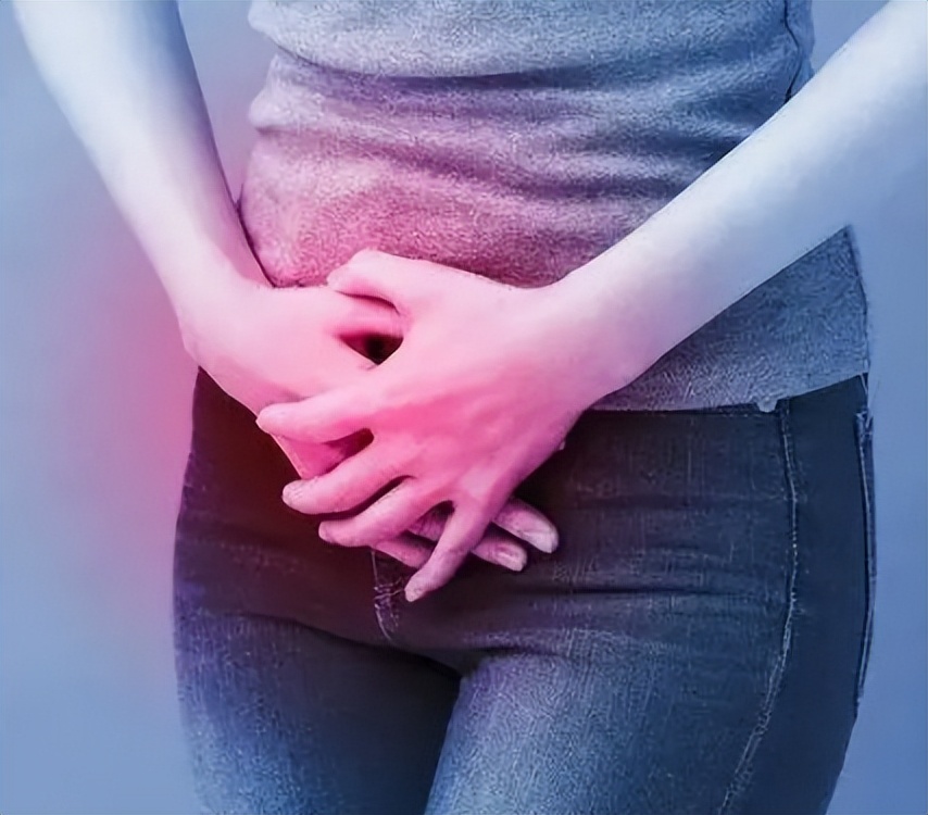 女性阴道有白色泡沫排出来，是咋回事？暗示了什么？医生给出答案