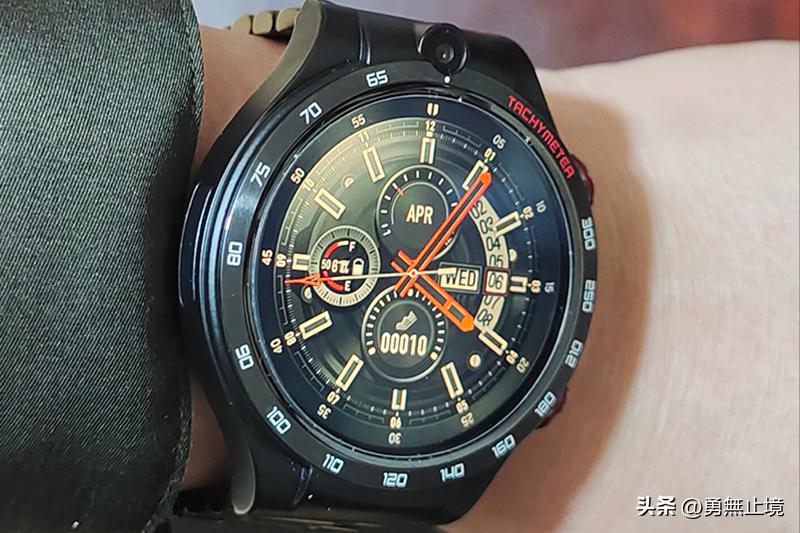 学生党爱不释手防水超智能手表,目前口碑比较好的2款智能手表