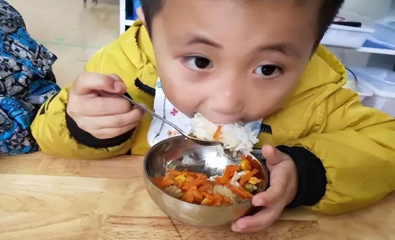 二段奶粉有必要多吃一段时间吗,奶粉一直吃二段比较好吗