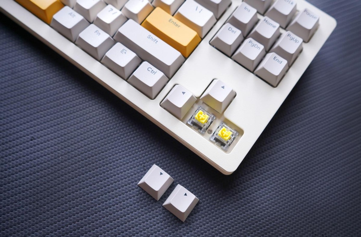 键盘中的美食家！黑爵AKC087千层酥体验：颜值和手感全都要