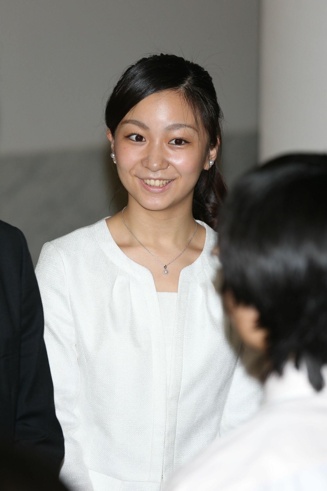 适合女生戴的精致珍珠项链,女神这样戴珍珠项链时尚又优雅