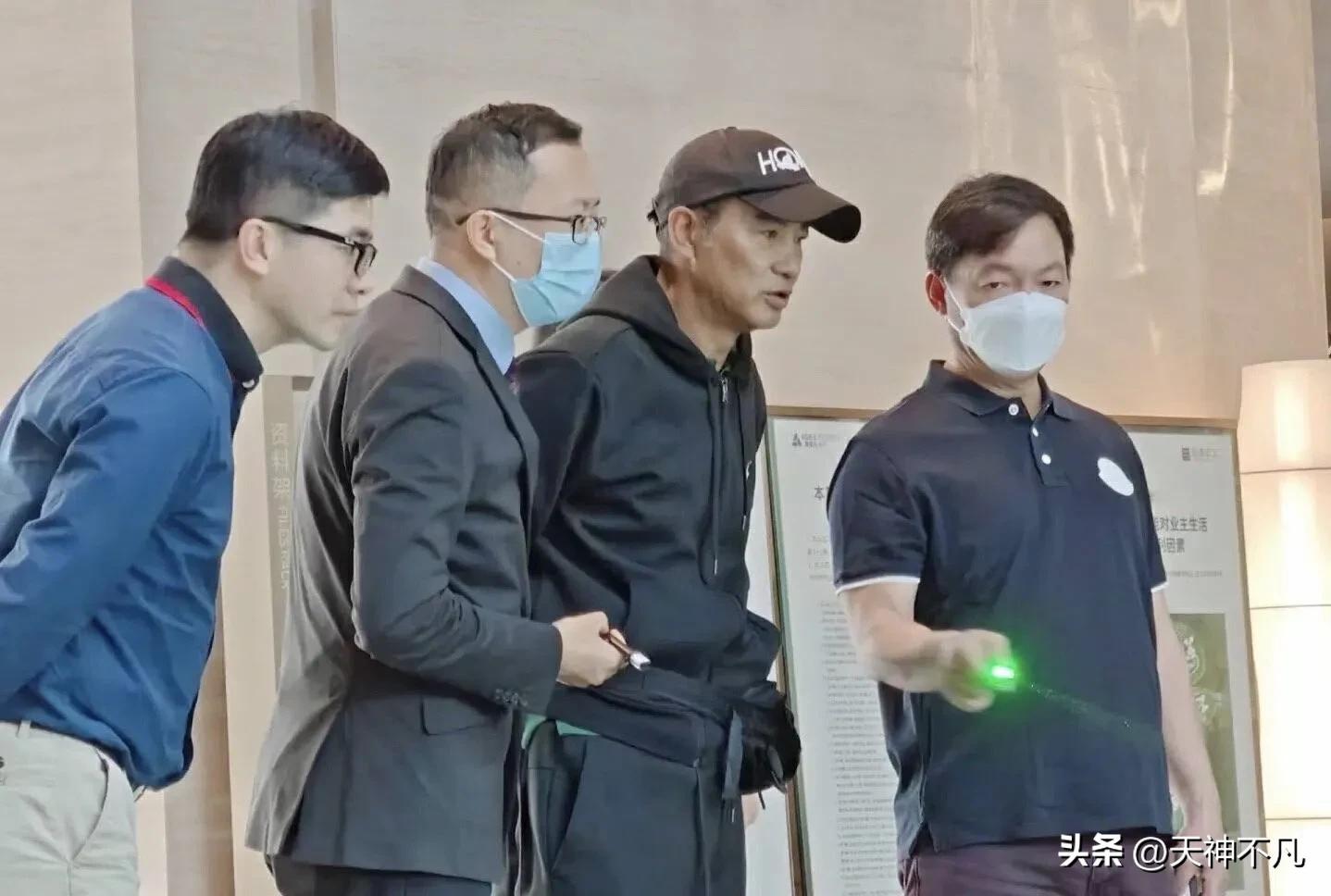 任达华买中山哪里的房子,任达华低调现身富人区看房